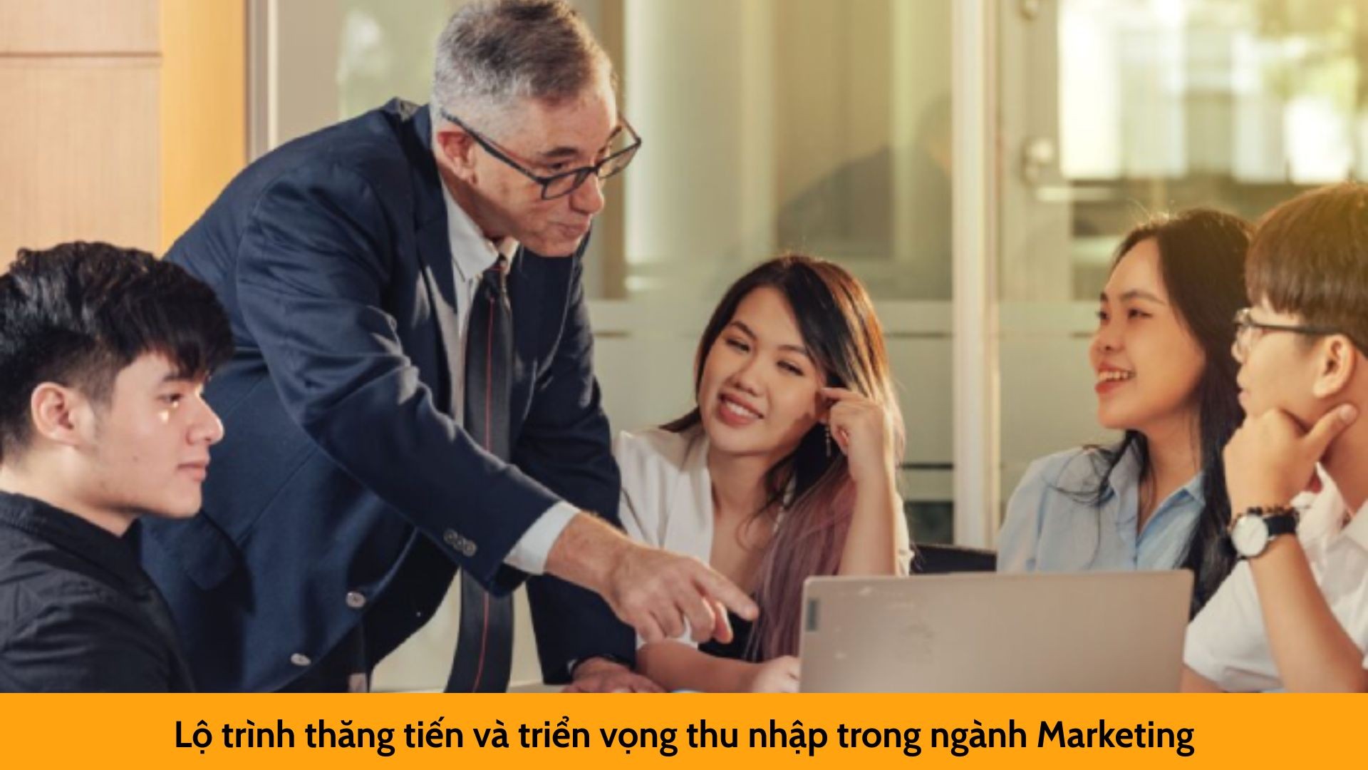 Lộ trình thăng tiến và triển vọng thu nhập trong ngành Marketing